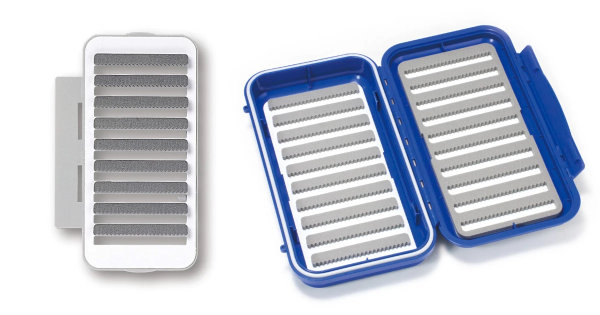 C&F Large 20-Row Waterproof Fly Case Blue Loaded - CFA-3509 1 C&F Large 20-Row Waterproof Fly Case Blue Loaded - CFA-3509